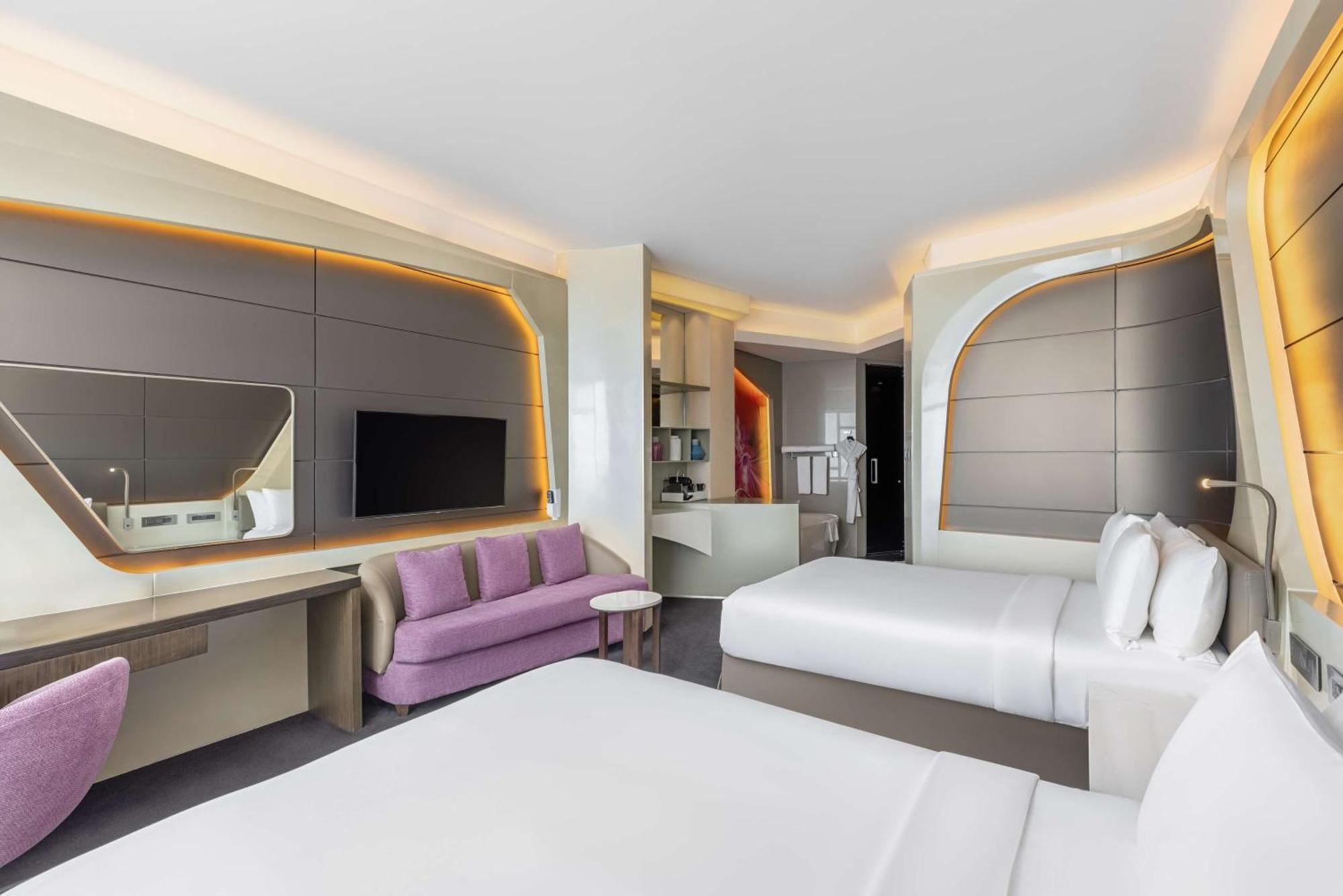V Hotel Dubai, Curio Collection By Hilton Εξωτερικό φωτογραφία Deluxe Room