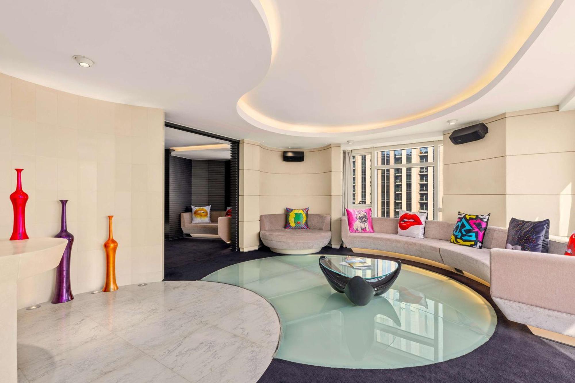 V Hotel Dubai, Curio Collection By Hilton Εξωτερικό φωτογραφία