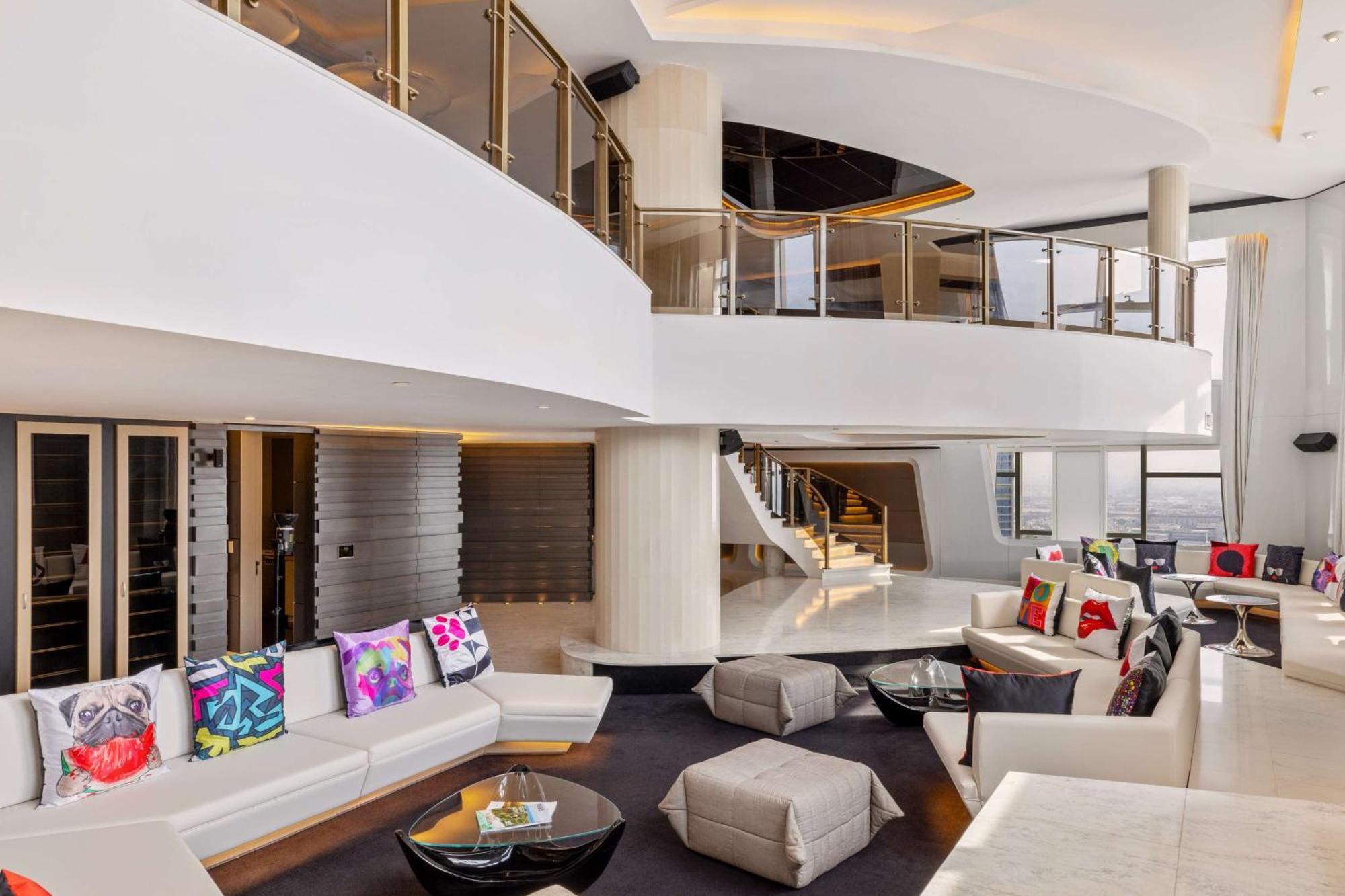 V Hotel Dubai, Curio Collection By Hilton Εξωτερικό φωτογραφία